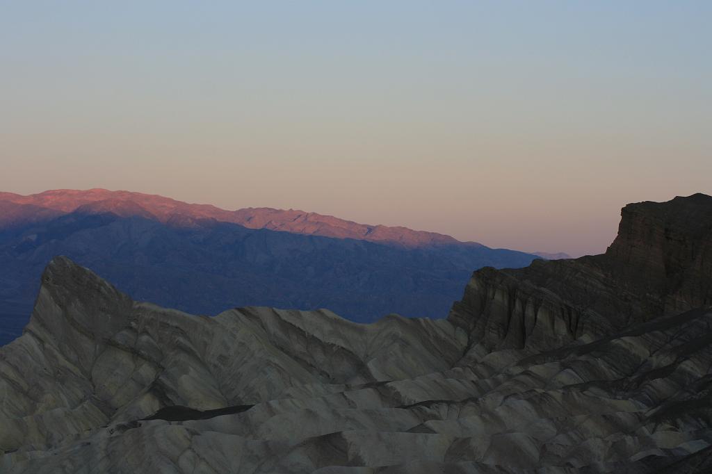 20081022 death valley 019.jpg - Death Valley - Sunrise at Zabriskie Point